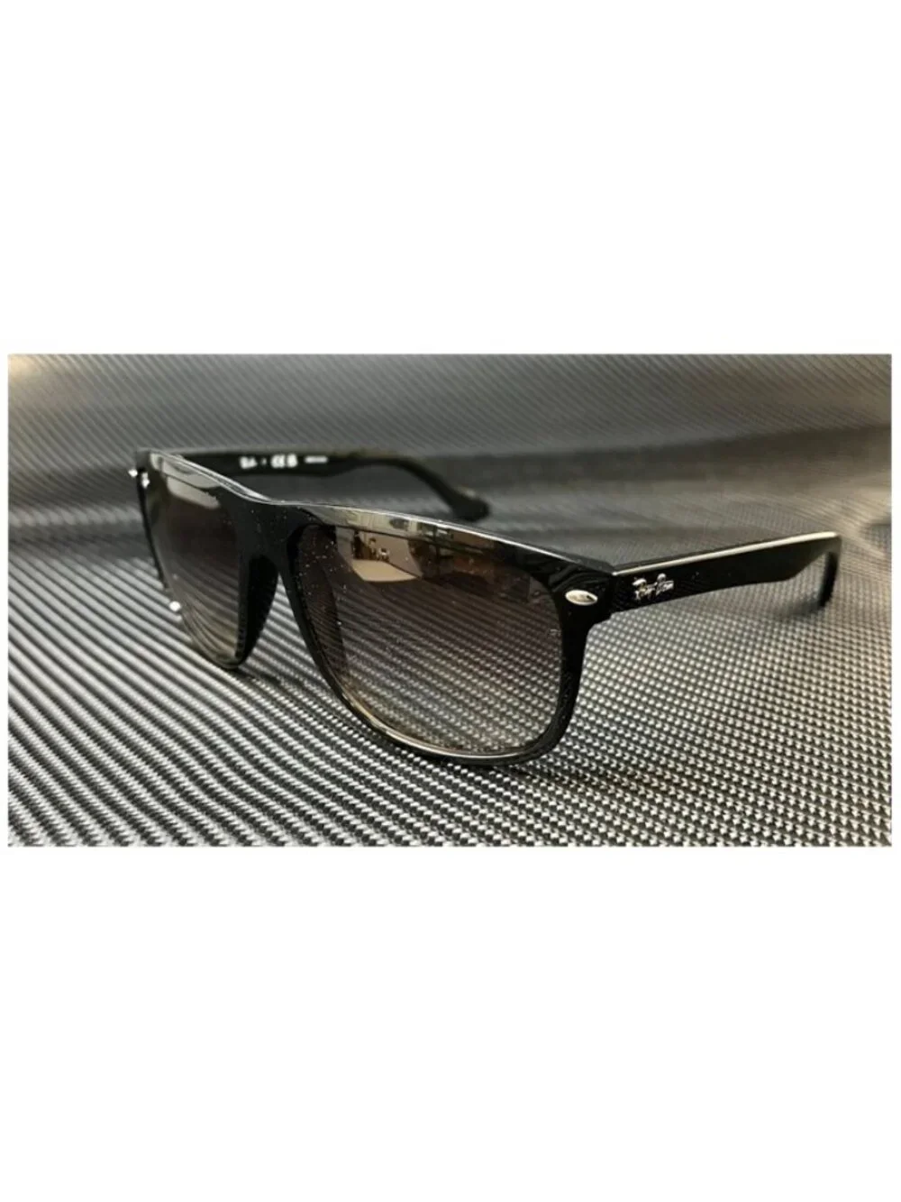New Ray-Ban Men  Sunglasses --145. BRIDGE: 15.\